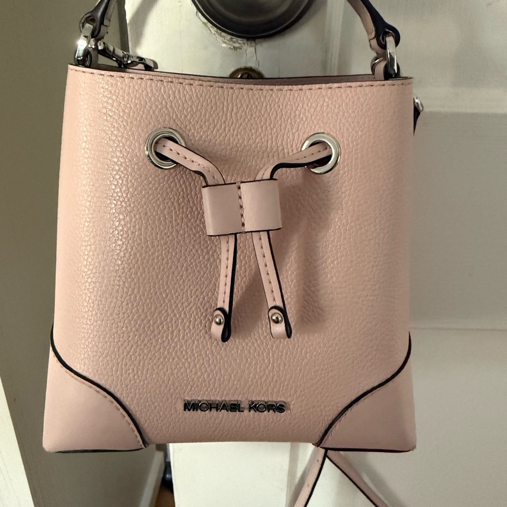 Michael Kors Mercer Small Pebbled Leather Bucket Bag